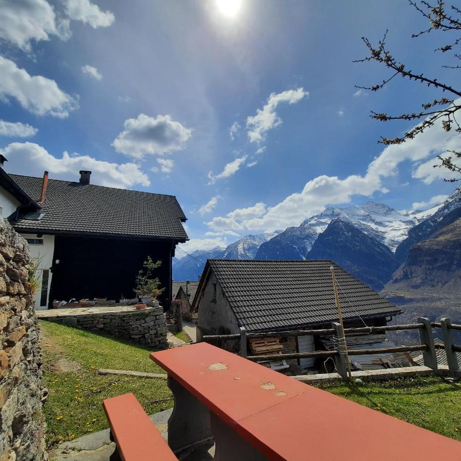 דירות Anzonico Santorini By Quokka 360 - Blue Curtains In The Alps מראה חיצוני תמונה