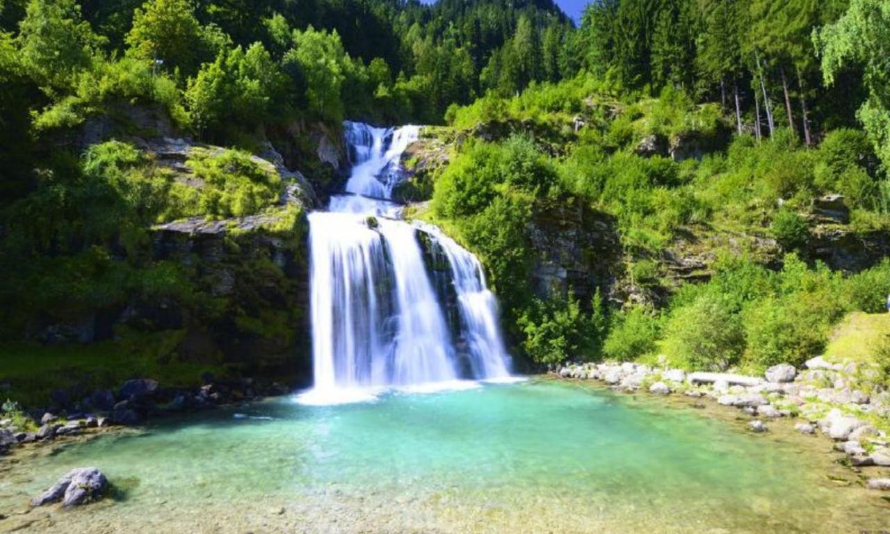 דירות Anzonico Santorini By Quokka 360 - Blue Curtains In The Alps מראה חיצוני תמונה
